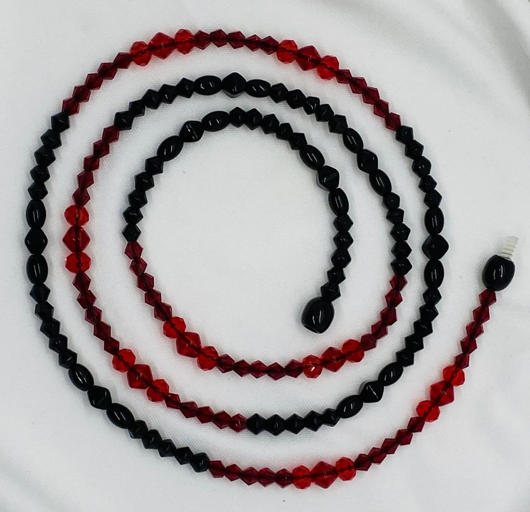 AC01-4763-22 Hot pink, red, blk, white necklace - Allie-Coosh