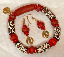 Load image into Gallery viewer, Krobo beads bracelets with earrings
